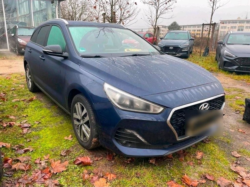 هیوندای اینجا هیوندای i30 1.6 CDI پرشن، بله K...