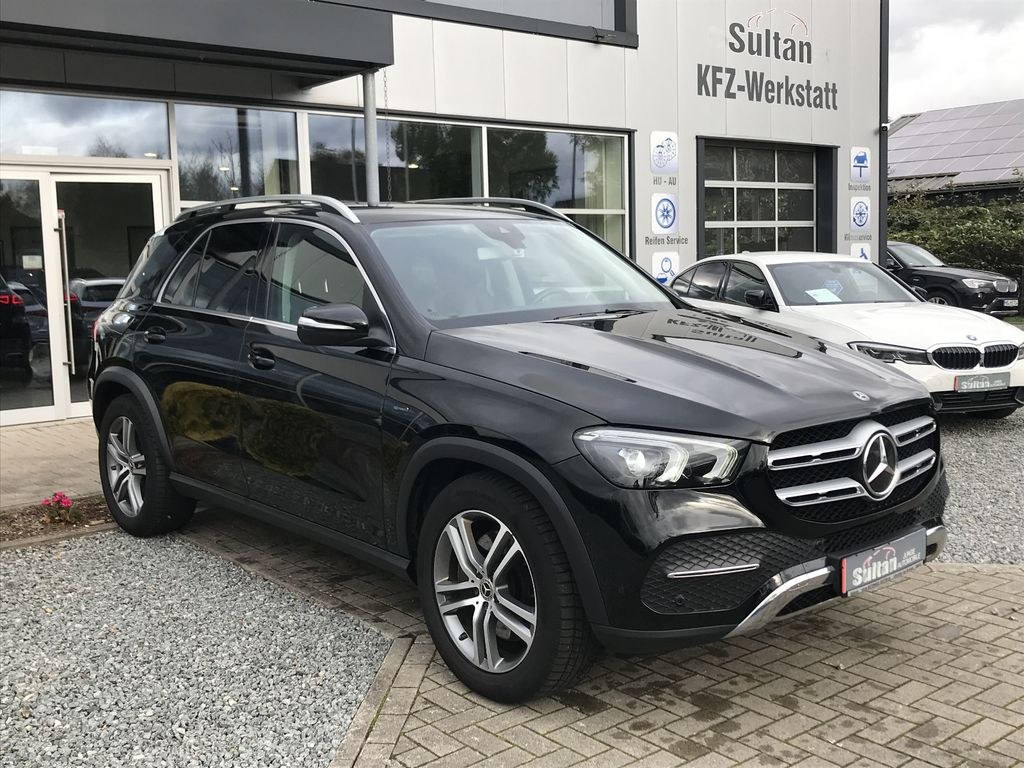 نمای دیگر مرسدس بنز GLE 350 de 4Matic AHK کام دیستر. LED لدر 20"