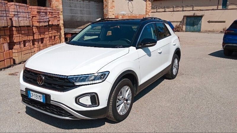 نمای دیگر سایر فولکس واگن تی-راک 2.0 TDi 150cv DSG از ویترین
