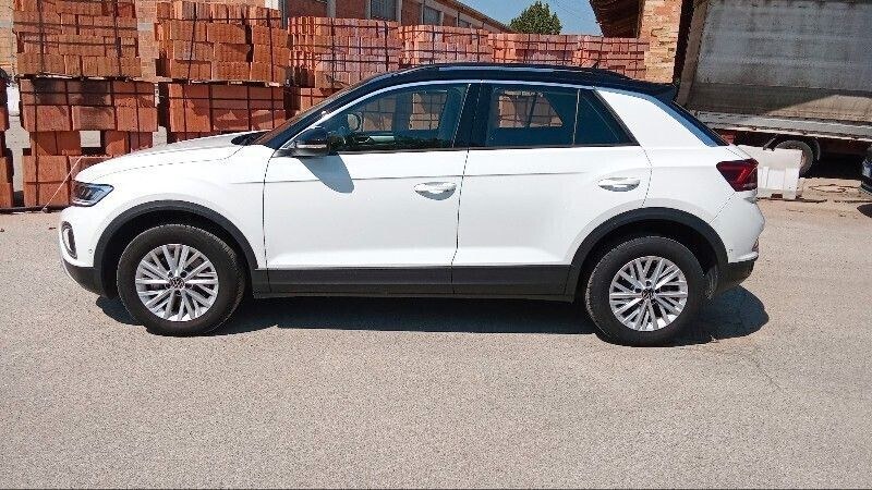 نمای دیگر سایر فولکس واگن تی-راک 2.0 TDi 150cv DSG از ویترین