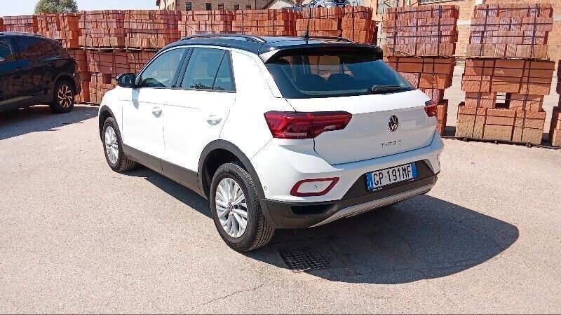 نمای دیگر سایر فولکس واگن تی-راک 2.0 TDi 150cv DSG از ویترین