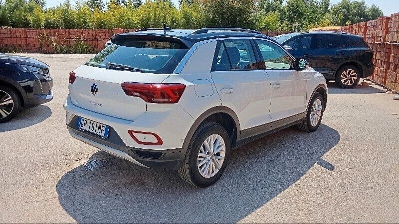 نمای دیگر سایر فولکس واگن تی-راک 2.0 TDi 150cv DSG از ویترین
