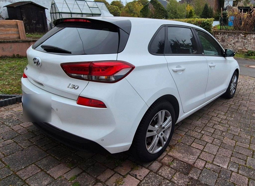 نمای دیگر هیوندای i30 1.0 T-GDi