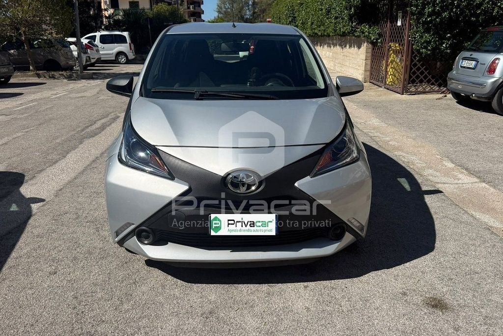 نمای دیگر تویوتا تویوتا آیگو 1.0 VVT-i 69 CV 5 در x-business
