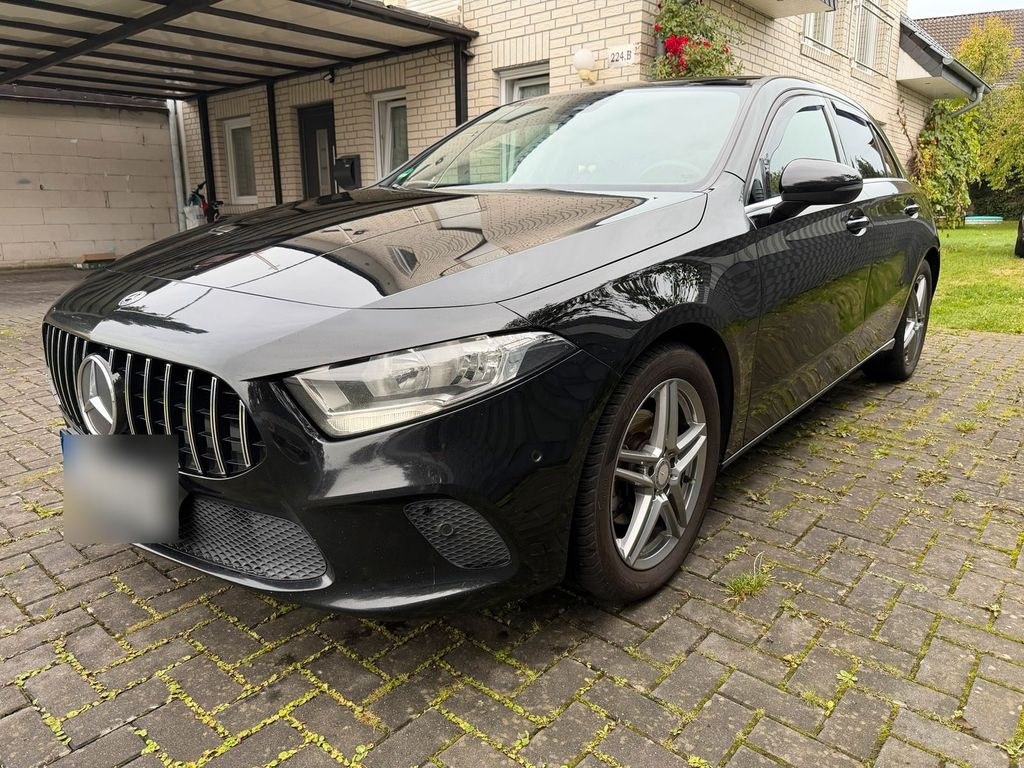 مرسدس بنز مرسدس A180d 116PS اسپرت چرم ناوبری 8xAl...