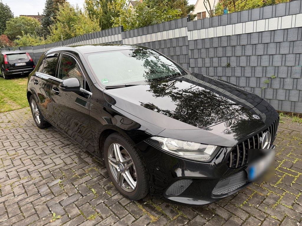 نمای دیگر مرسدس بنز مرسدس A180d 116PS اسپرت چرم ناوبری 8xAl...