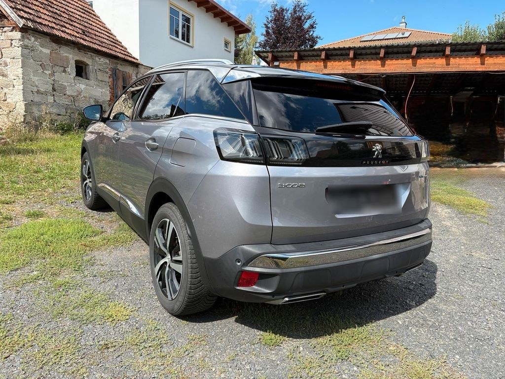 نمای دیگر پژو 3008 GT HYBRID4 - 299 PS + گارانتی