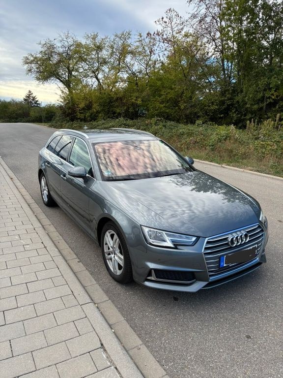 نمای دیگر آئودی A4 آوانت 35 اسپرت 2.0 TFSI **TÜV جدید-...