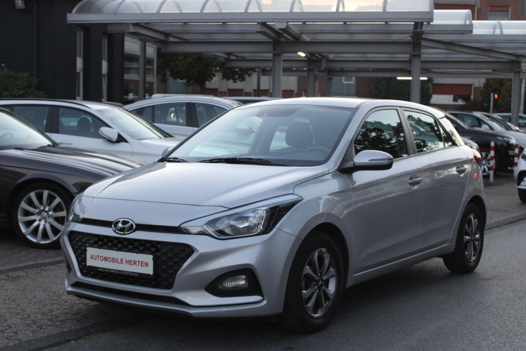 هیوندای i20 1.2 سلکت *کلیما*5TÜRIG*EURO6*TOP!