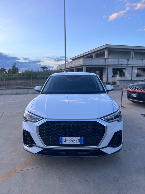 نمای دیگر آئودی Q3 45 TFSI e S tronic بیزینس