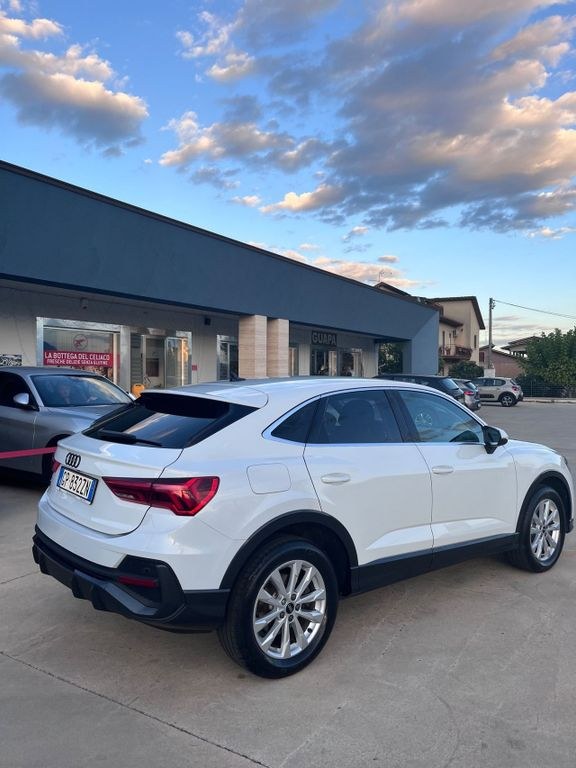 نمای دیگر آئودی Q3 45 TFSI e S tronic بیزینس
