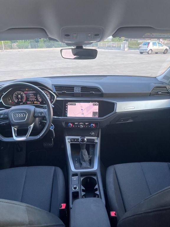 نمای دیگر آئودی Q3 45 TFSI e S tronic بیزینس