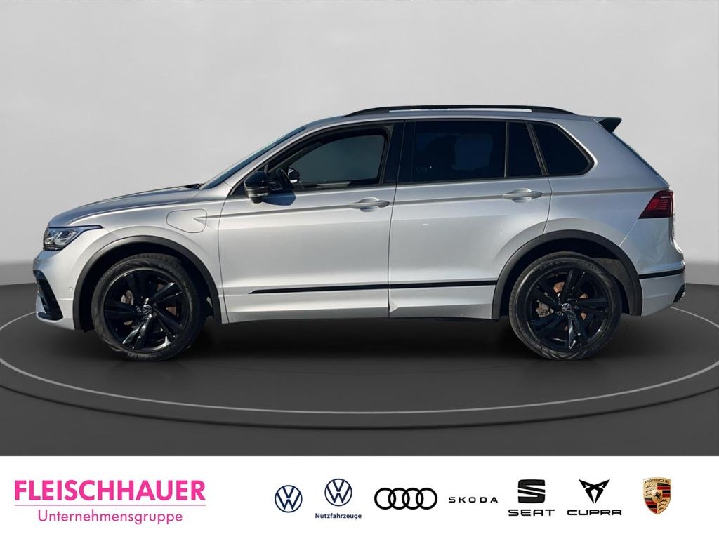 نمای دیگر فولکس واگن تیگوان R-Line eHybrid پکیج اسپرت AHK قابل تاشو Na
