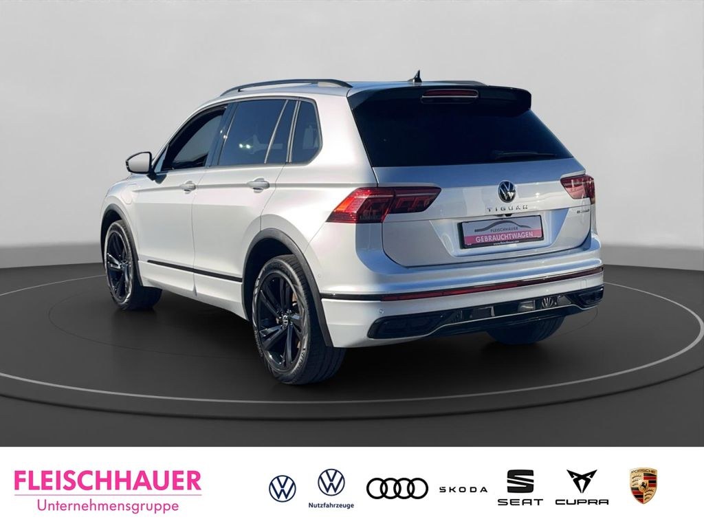 نمای دیگر فولکس واگن تیگوان R-Line eHybrid پکیج اسپرت AHK قابل تاشو Na