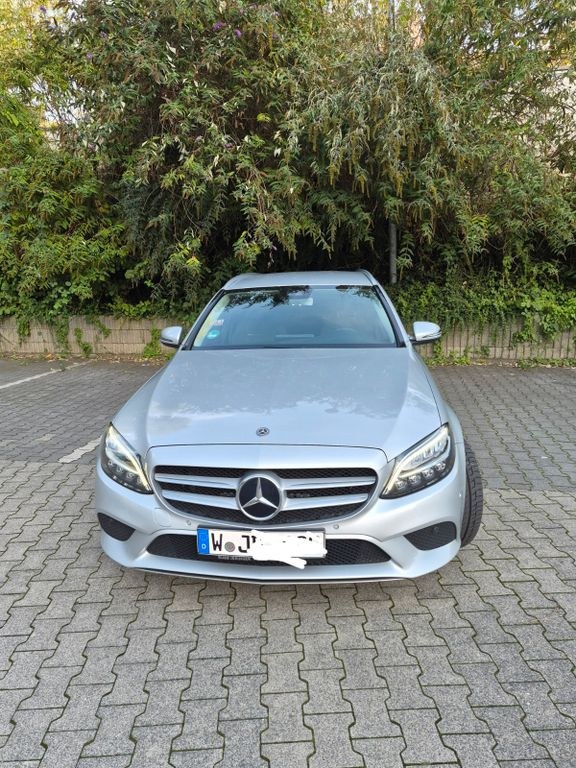 مرسدس بنز C 220 d T آوانگارد
