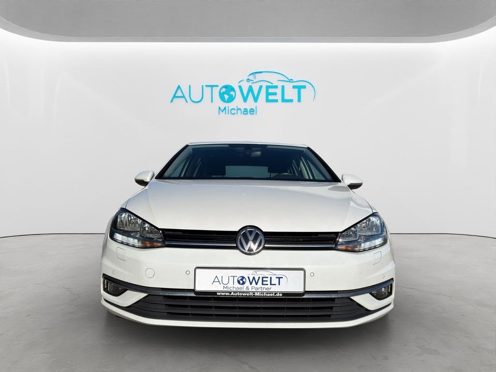 نمای دیگر فولکس واگن گلف 7 1.6 TDI DSG SITZH LED APP NAV ACC AHK GJR
