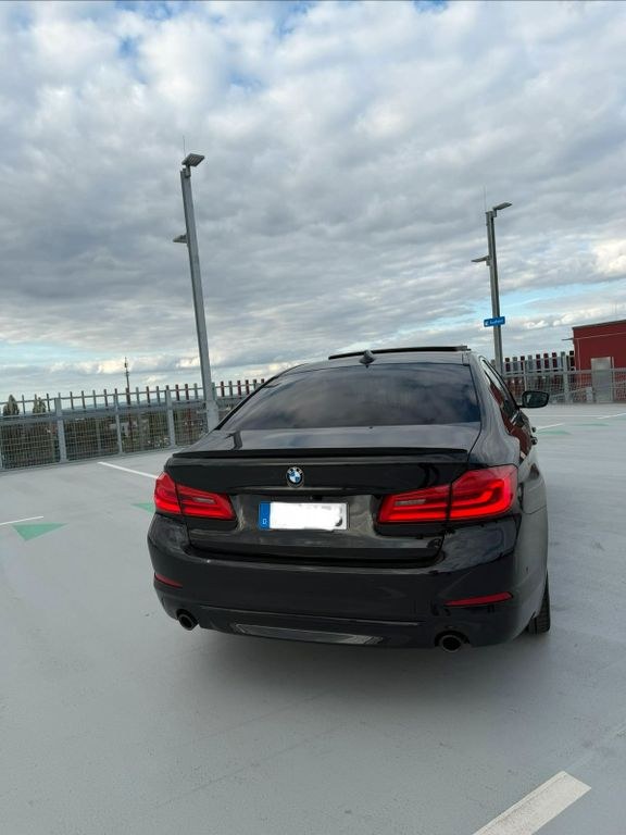 نمای دیگر بی ام و بی ام و 530d G30 اسپرت لاین TÜV نو AHK ACC Dis...