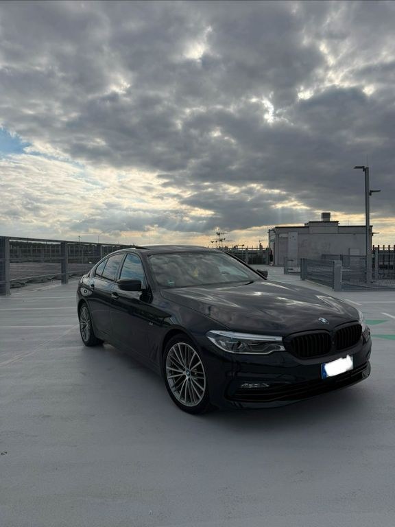نمای دیگر بی ام و بی ام و 530d G30 اسپرت لاین TÜV نو AHK ACC Dis...