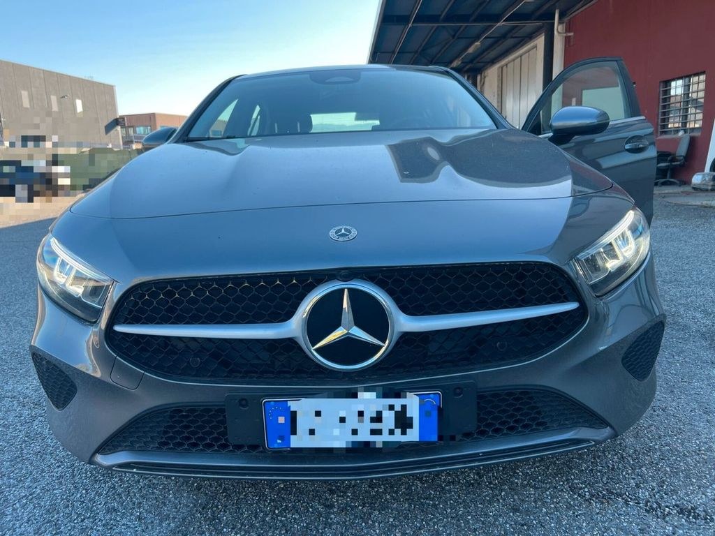 نمای دیگر سایر مرسدس بنز A 180 d اتوماتیک AMG لاین ادونس