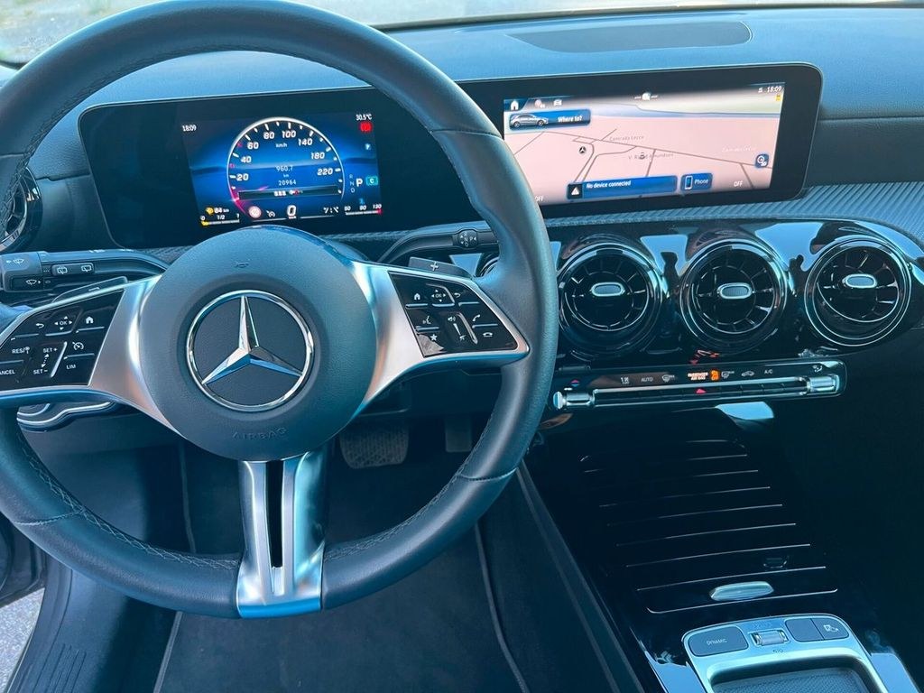 نمای دیگر سایر مرسدس بنز A 180 d اتوماتیک AMG لاین ادونس