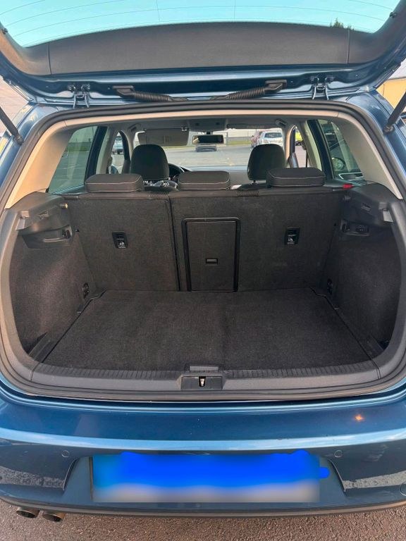 نمای دیگر فولکس واگن VW گلف 7 نسخه کاپ