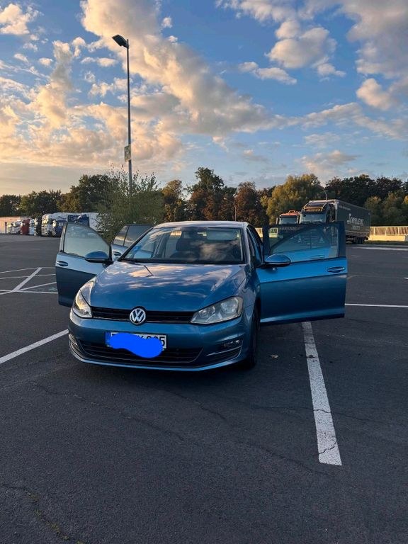 نمای دیگر فولکس واگن VW گلف 7 نسخه کاپ