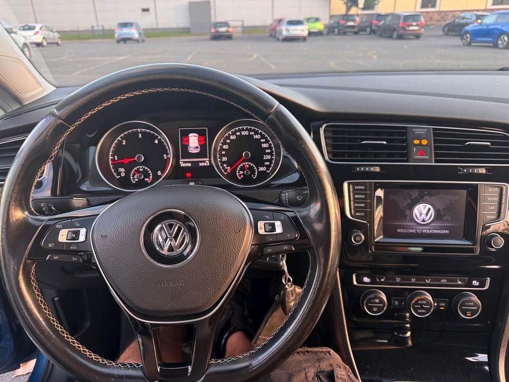 نمای دیگر فولکس واگن VW گلف 7 نسخه کاپ