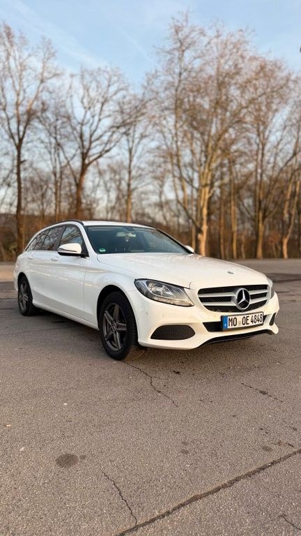 نمای دیگر مرسدس بنز مرسدس بنز C200d T-Modell