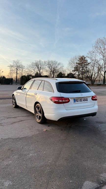 نمای دیگر مرسدس بنز مرسدس بنز C200d T-Modell