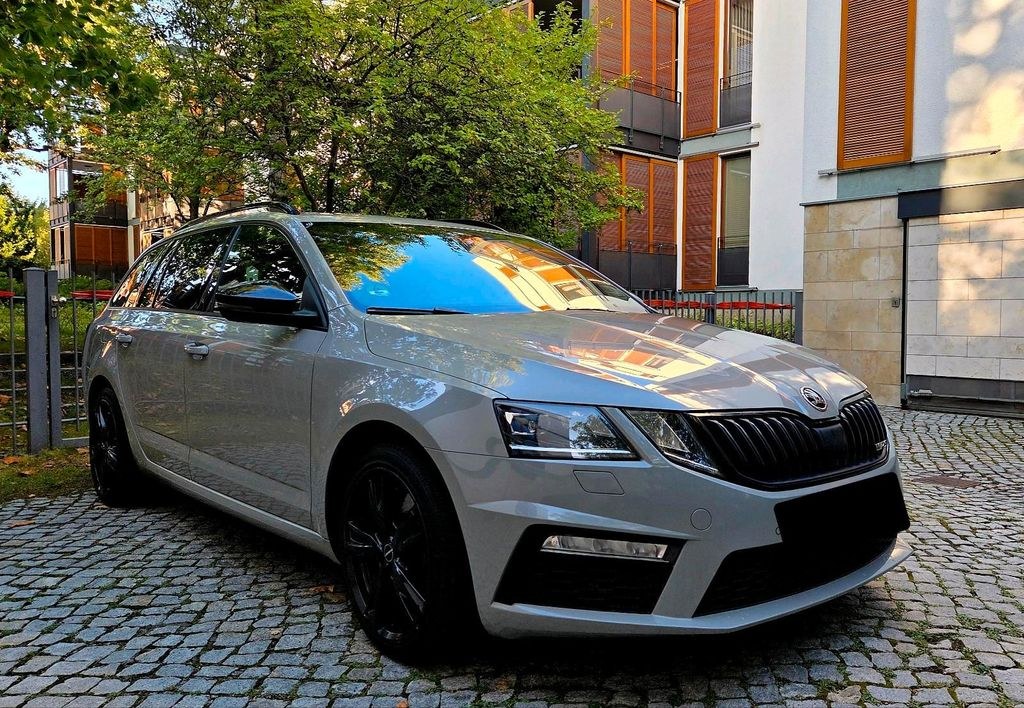 نمای دیگر اشکودا اکتاویا کمبی VRS 2.0 TDI - 184 PS -...