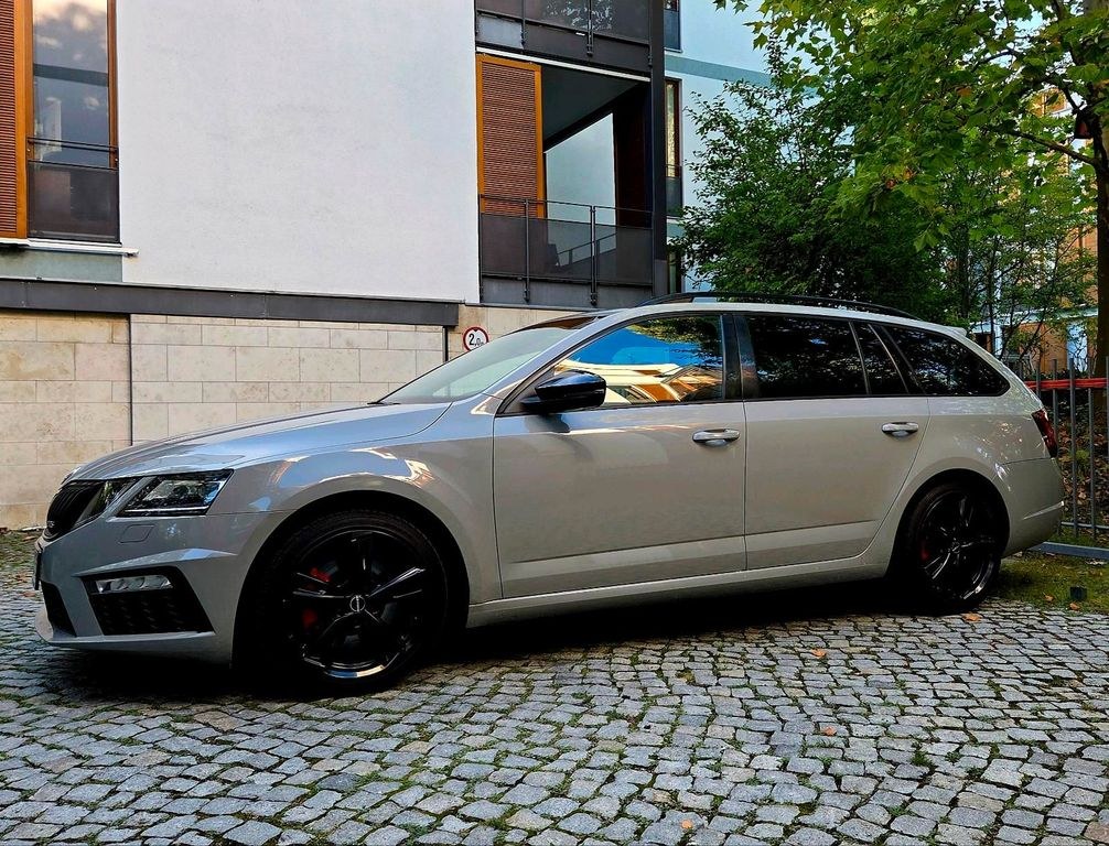 نمای دیگر اشکودا اکتاویا کمبی VRS 2.0 TDI - 184 PS -...