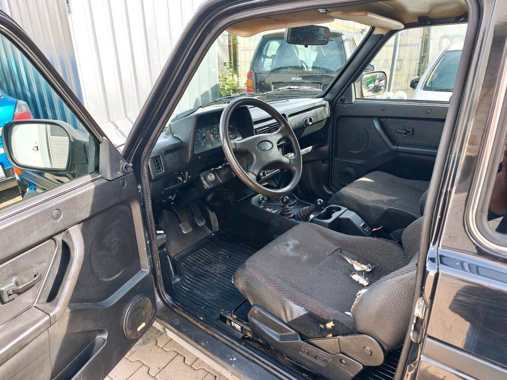 نمای دیگر لادا نیوا 4x4 توف 09/27 سوار شو و بران