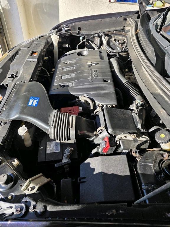 نمای دیگر میتسوبیشی اوتلندر 2,2 4WD