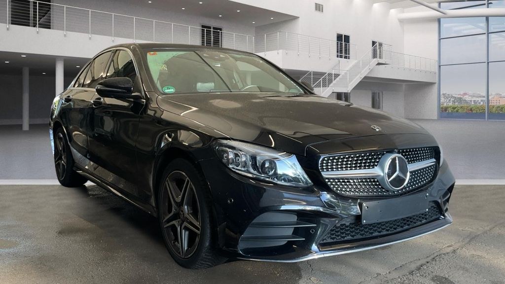 مرسدس بنز C 220d لیموزین AMG نوی/LED/پانوراما/دوربین