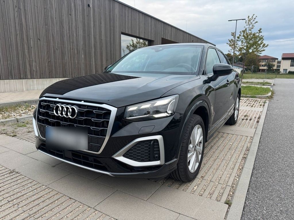 نمای دیگر آئودی Q2 30 TFSI ادونس MATRIX *AHK* Keyl...