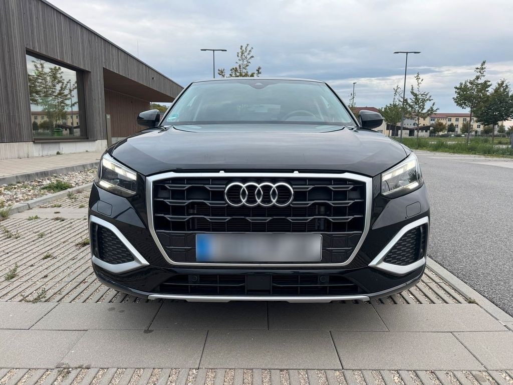 نمای دیگر آئودی Q2 30 TFSI ادونس MATRIX *AHK* Keyl...