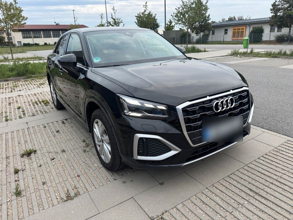 نمای دیگر آئودی Q2 30 TFSI ادونس MATRIX *AHK* Keyl...