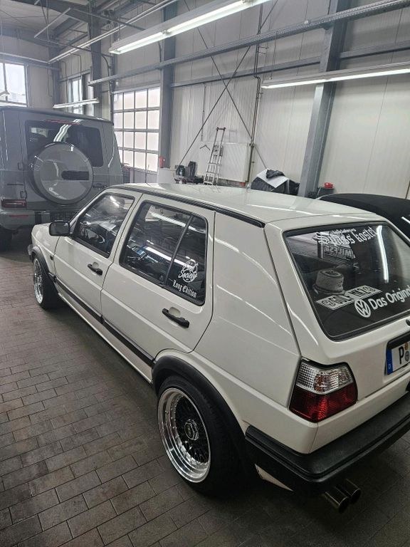 نمای دیگر فولکس واگن VW گلف 2 سفید