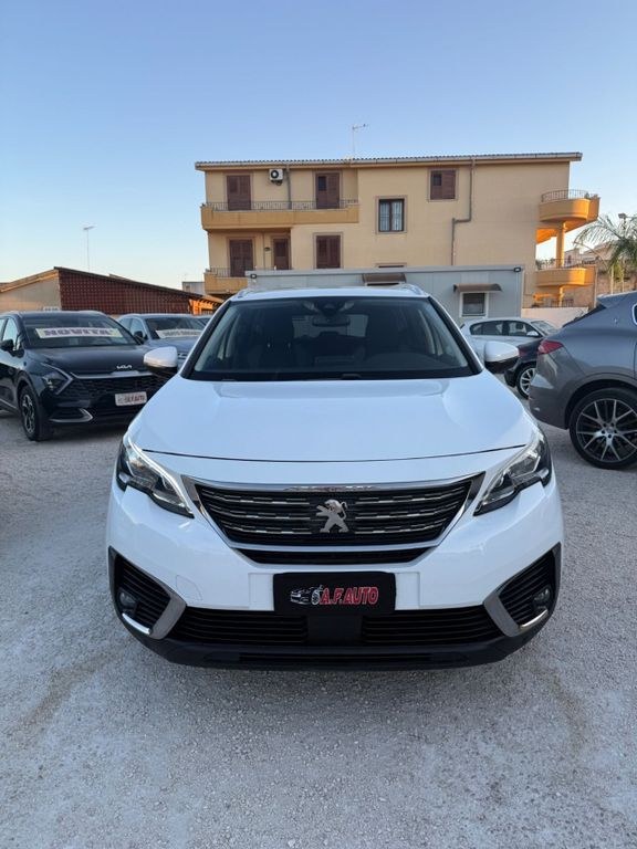 نمای دیگر پژو 5008 BlueHDi 130 S&S آلور