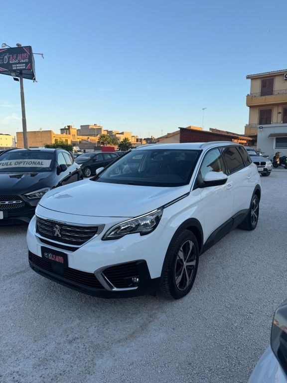 نمای دیگر پژو 5008 BlueHDi 130 S&S آلور