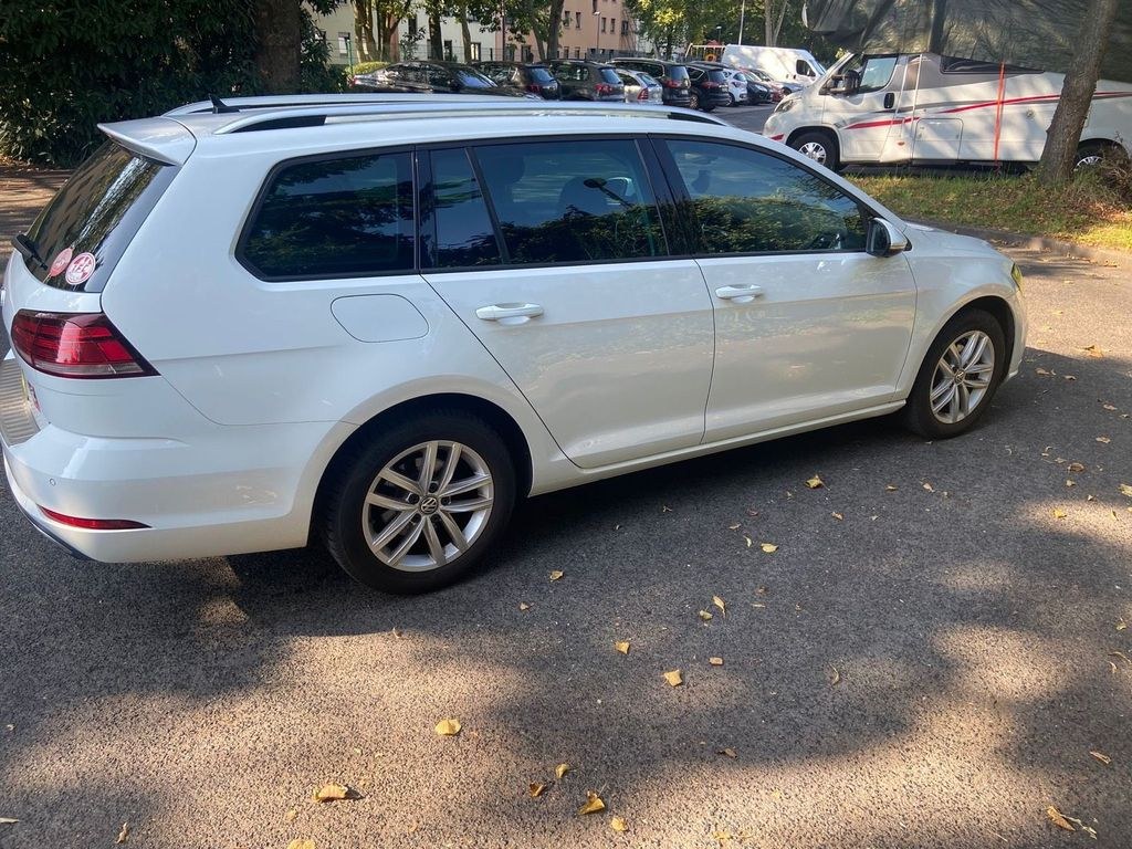 نمای دیگر فولکس واگن گلف 7 2.0TDI واریانت
