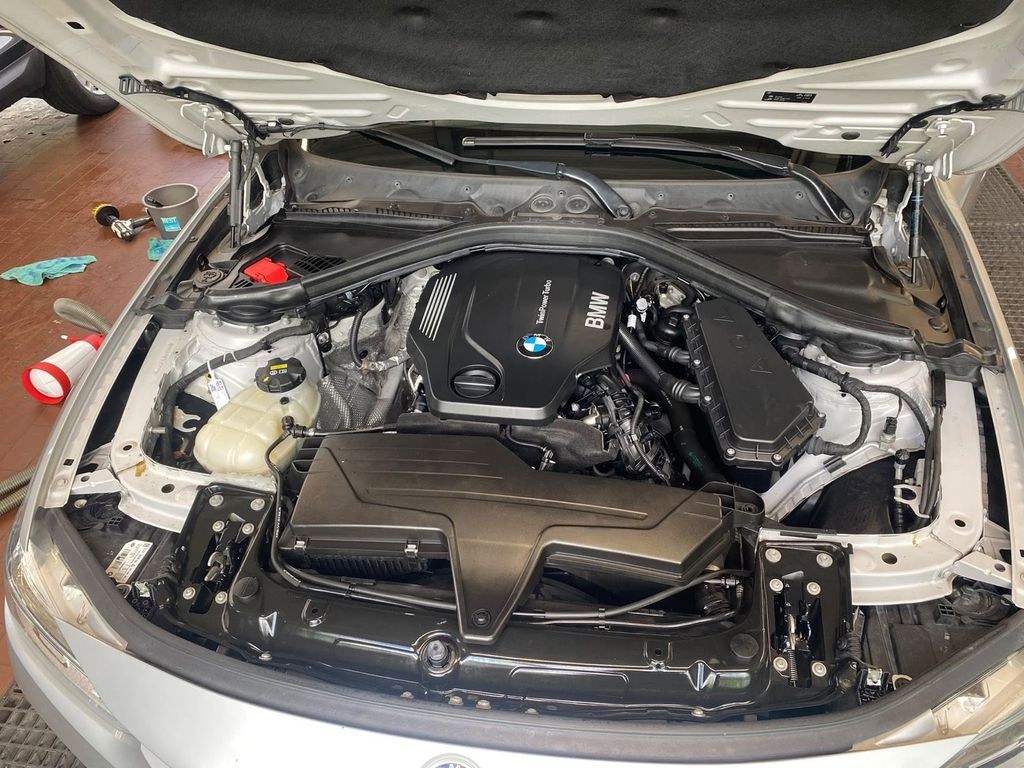 نمای دیگر بی ام و 320D XDRIVE 2016
