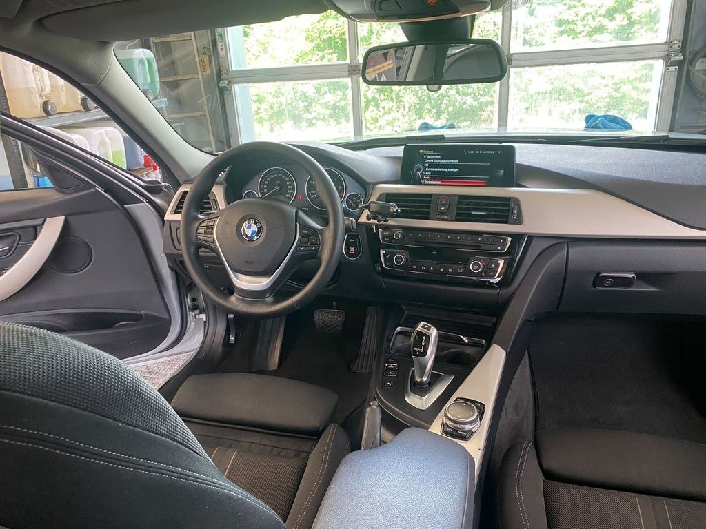 نمای دیگر بی ام و 320D XDRIVE 2016