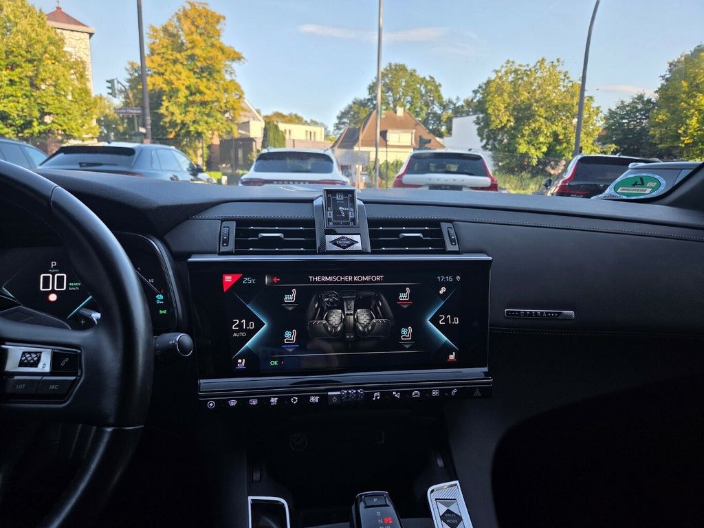 نمای دیگر دی اس اتومبیلز DS7 کراسبک .4x4.پانوراما.LED.گرمکن+تهویه.دوربین.AHK