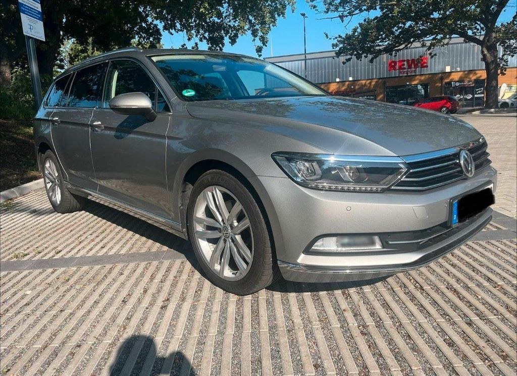 نمای دیگر فولکس واگن پاسات B8 واریانت 2.0 TDI