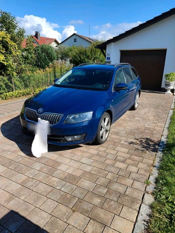 فولکس واگن اشکودا اکتاویا 2.0 TDI DSG