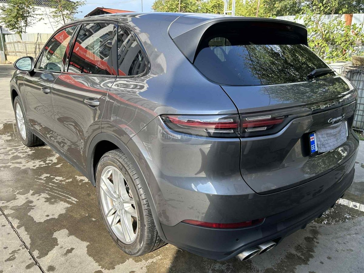نمای دیگر پورشه اسپرت 2018