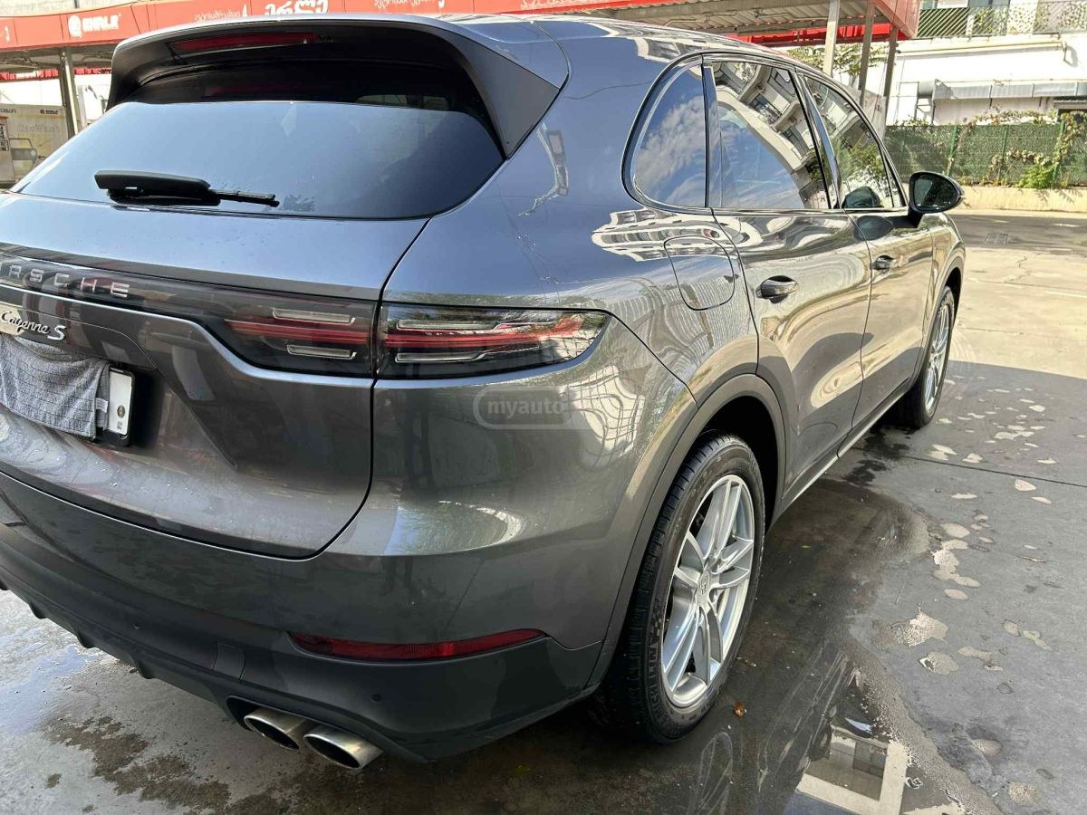 نمای دیگر پورشه اسپرت 2018
