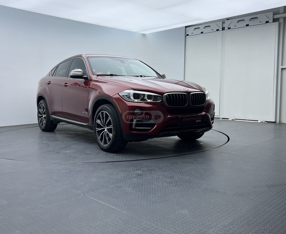 نمای دیگر بی ام و xDrive35i 4 در چهار چرخ محرک 2018