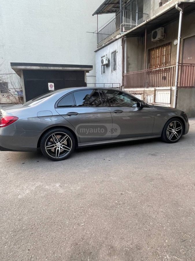 نمای دیگر مرسدس بنز پایه AMG E 53 4 در چهار چرخ محرک 2020
